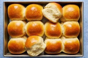 Sourdough Dinner Rolls